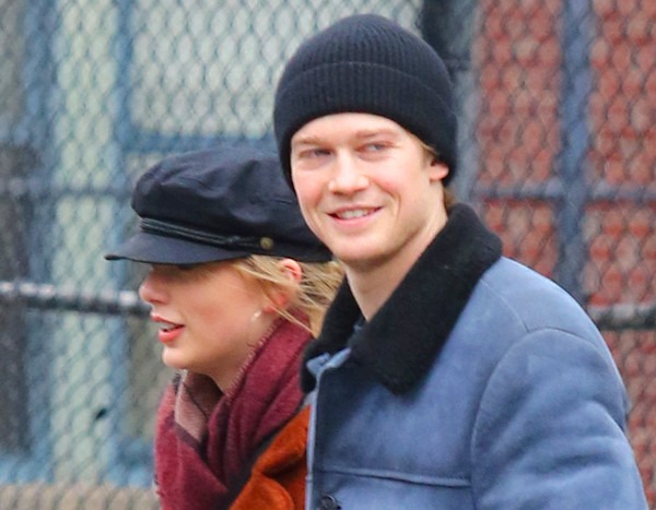 taylor swift delicate imdb taylor swift and joe alwyn cozy up during day out in new taylor swift delicate imdb taylor swift and joe alwyn cozy up during day out in new